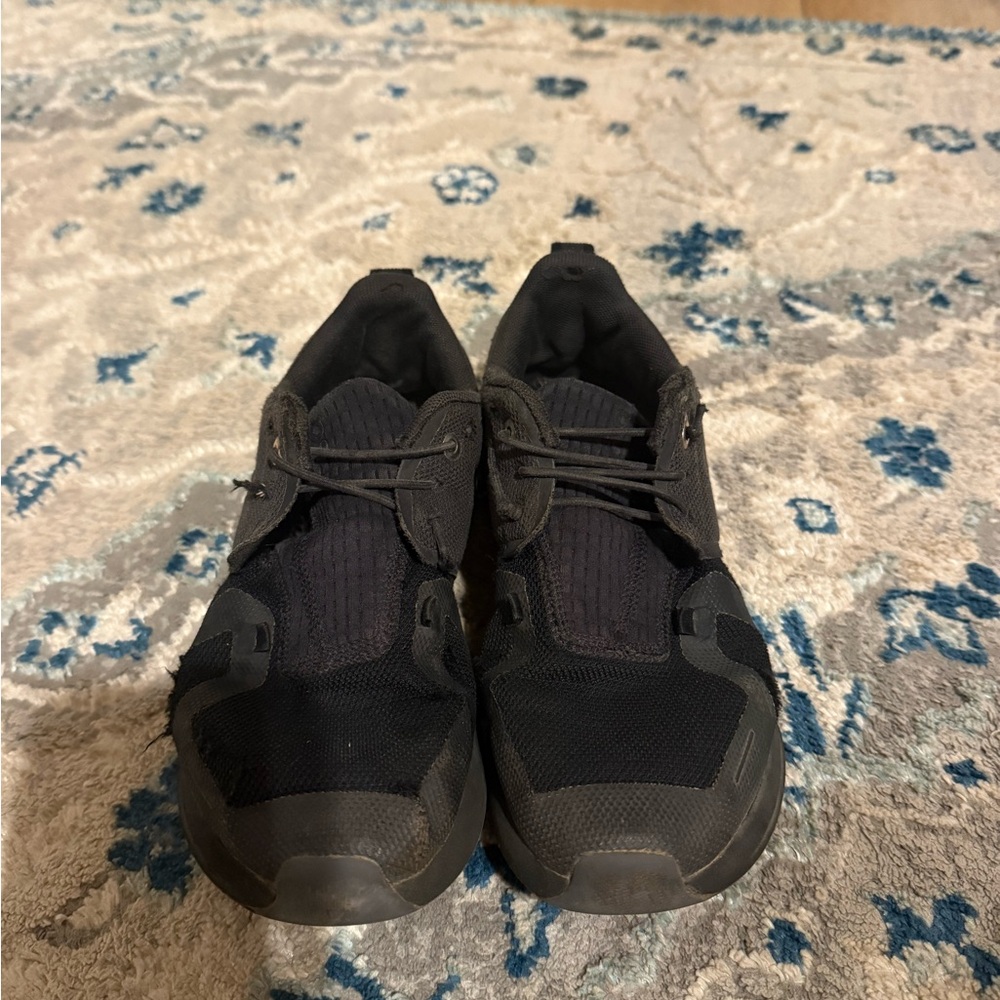 On Cloud kids Shoes 3.5y